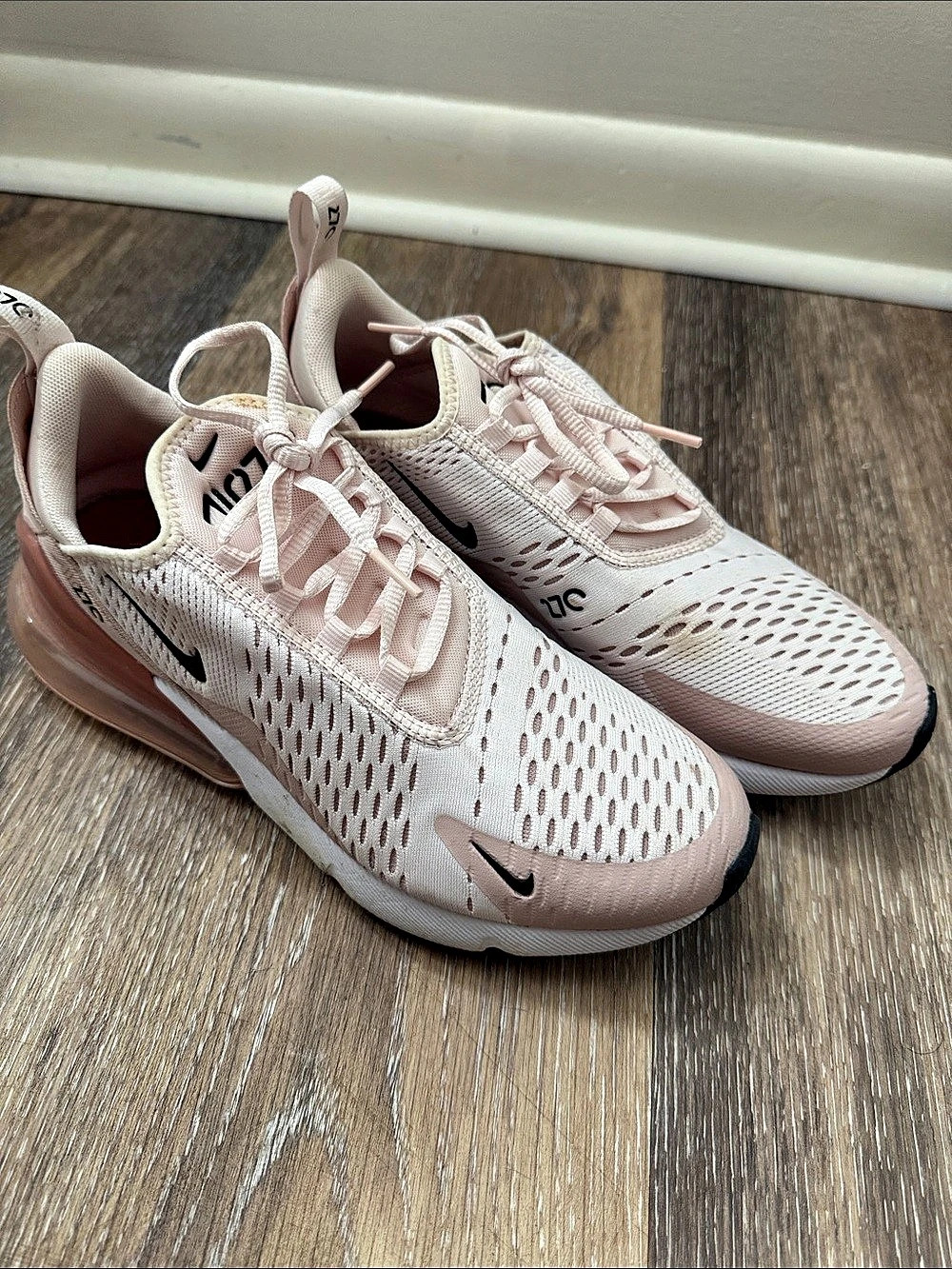 Nike Air Max 270 Women's Pink & White Sneakers